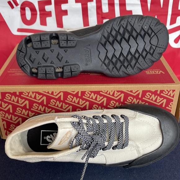 Vans Sk8-Hi Tapered
Heavy Canvas Marshmallow/
VNOA7Q5TKIG
WMNS sneakers - Picture 3 of 16